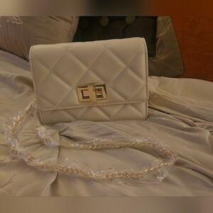 Elegant Cream Quilted Shoulder Bag